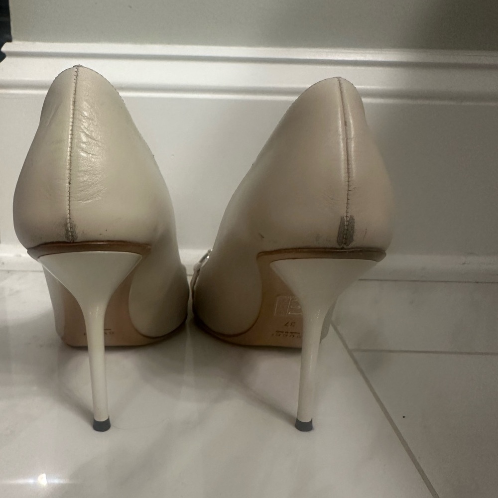 Gucci Women's Beige Peep-Toe Heels - Picture 3 of 6